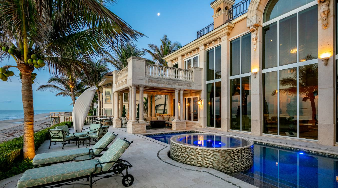 TIMELESS COASTAL CHARM